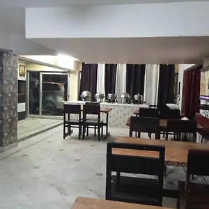 https://the-golden-paradise.shimlahotels.net