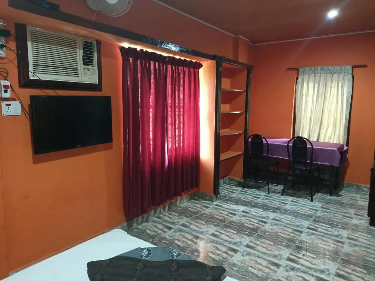 Nila Lodge Ottappālam 0*,  Hindistan